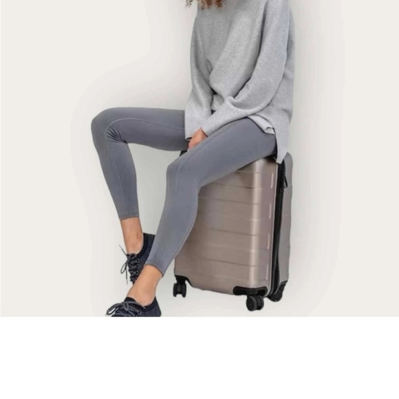 NWOT Ministry of Supply 3D-Knit Slouchy Sweater Size: Medium - Picture 2 of 7